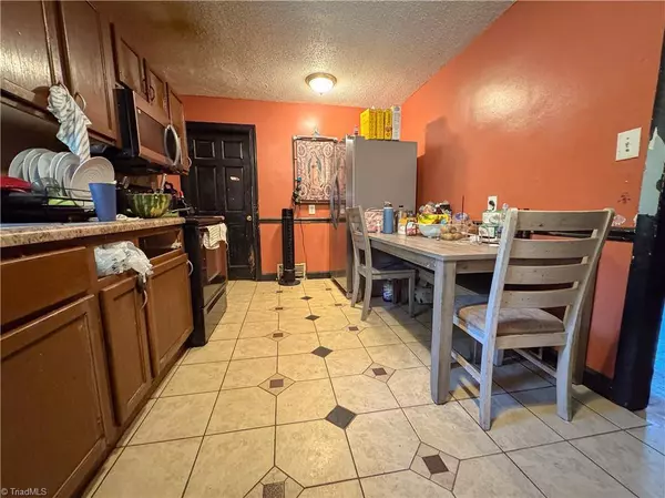 2919 Susan LN, Winston-salem, NC 27107