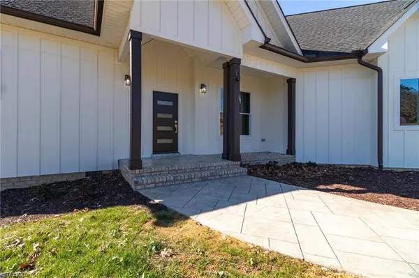 6835 Kelly Coltrane DR, Randleman, NC 27317