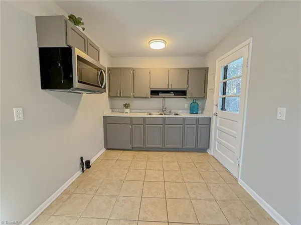 1012 Meadowbrook BLVD, High Point, NC 27260