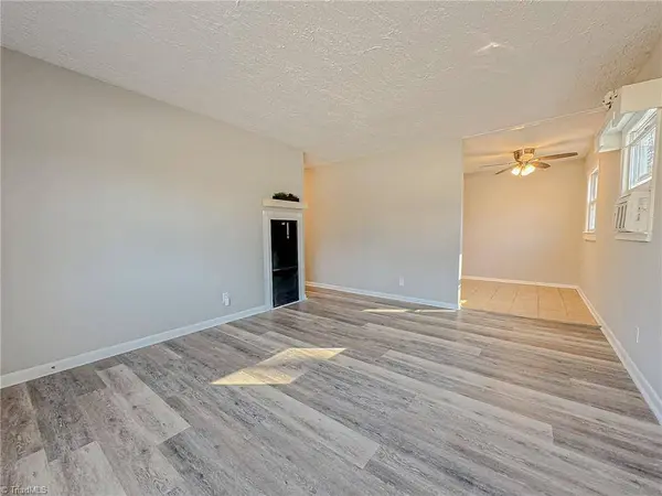 1012 Meadowbrook BLVD, High Point, NC 27260