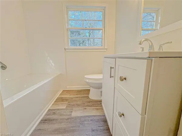 1012 Meadowbrook BLVD, High Point, NC 27260