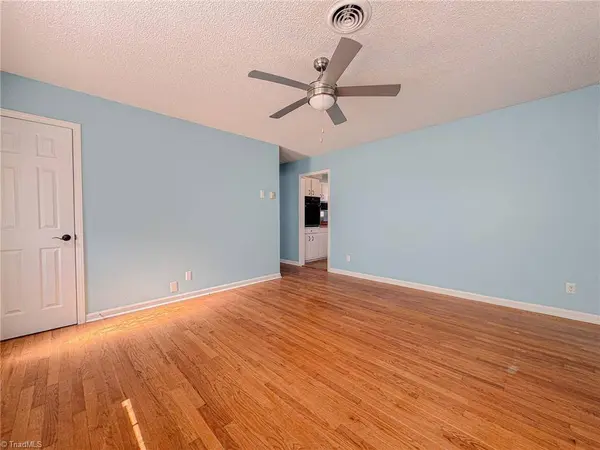 1409 Glenside DR, Greensboro, NC 27405