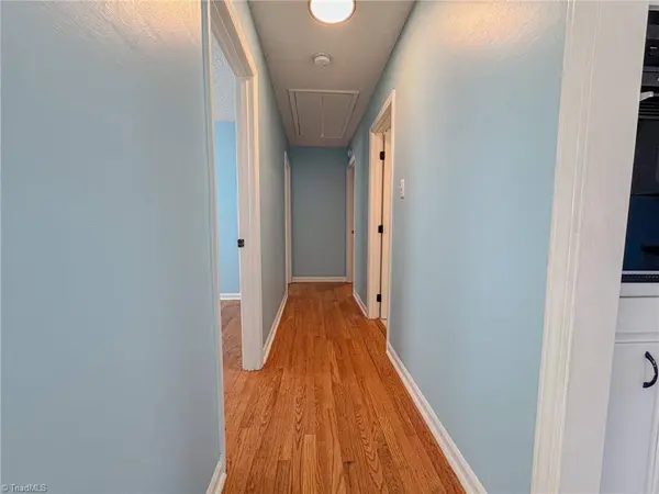 1409 Glenside DR, Greensboro, NC 27405