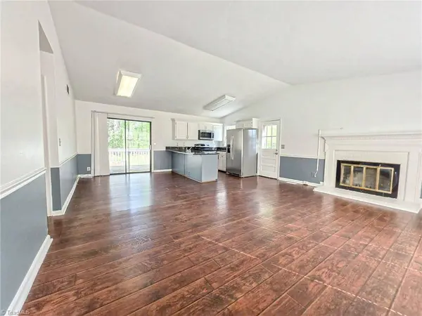 3 Woodlake CT, Greensboro, NC 27406