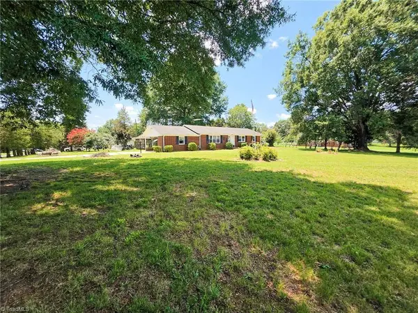 506 Archergate RD, Browns Summit, NC 27214