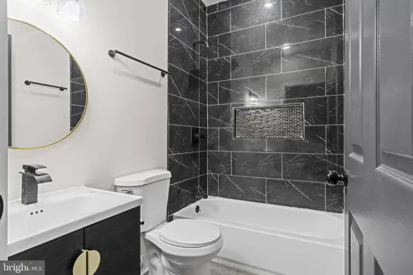 521 W WESTMORELAND ST, Philadelphia, PA 19140