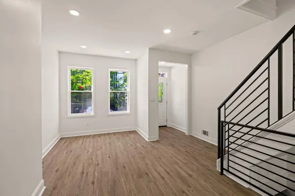 2933 MASTER, Philadelphia, PA 19121