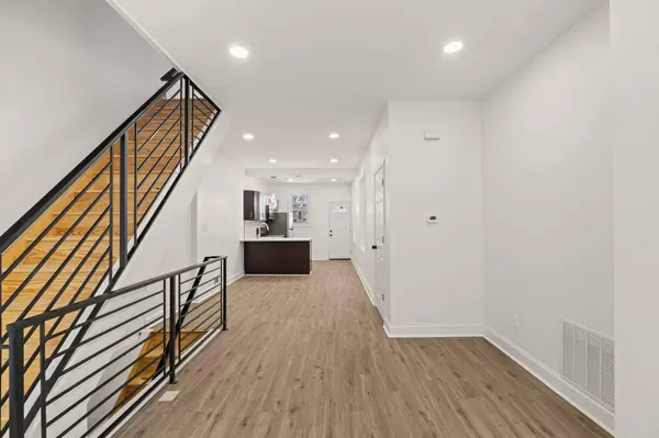 2933 MASTER, Philadelphia, PA 19121