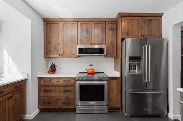 The Staging Advantage: How This Townhome Went Under Contract Instantly