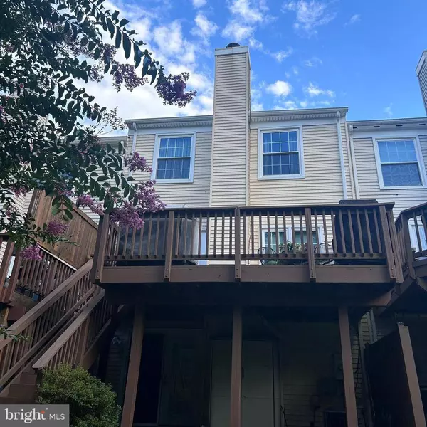 3809 FOXFIELD LN, Fairfax, VA 22033