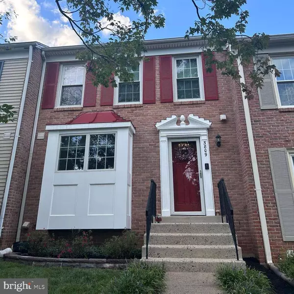 3809 FOXFIELD LN, Fairfax, VA 22033