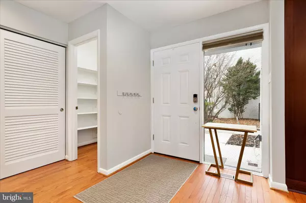 11608 NEWBRIDGE CT, Reston, VA 20191