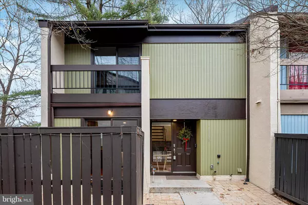 11608 NEWBRIDGE CT, Reston, VA 20191