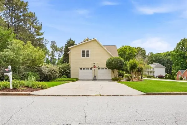 1140 Pebble Bend DR, Grayson, GA 30017