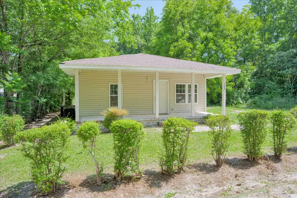 124 West St, Thomson, GA 30824-1570