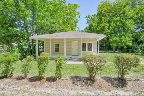124 West St, Thomson, GA 30824-1570