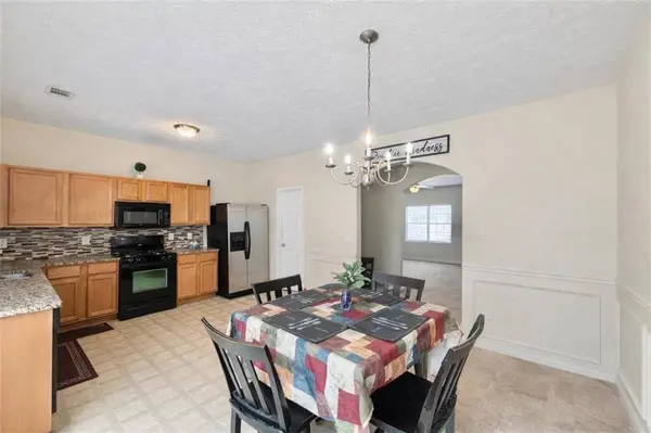 6198 Shoals LOOP, Union City, GA 30291