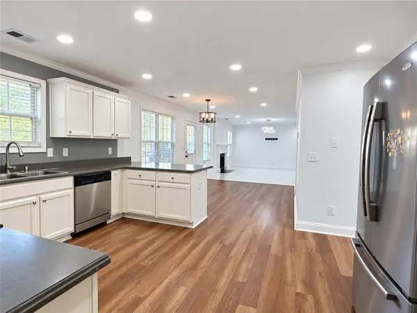 1097 Folkstone DR, Mcdonough, GA 30253
