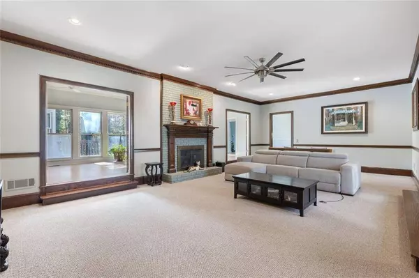 5768 LOST GROVE DR NW, Lilburn, GA 30047