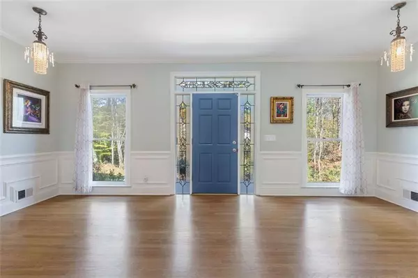 5768 LOST GROVE DR NW, Lilburn, GA 30047