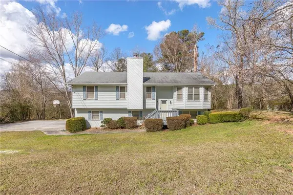 2203 Clarendon CT NE