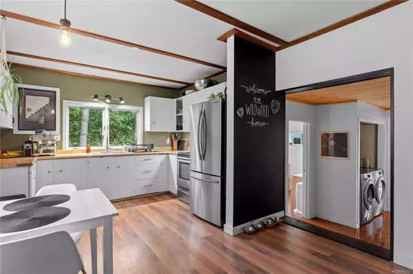 577 Wildwood Cres, Gabriola Island, BC V0R 1X4