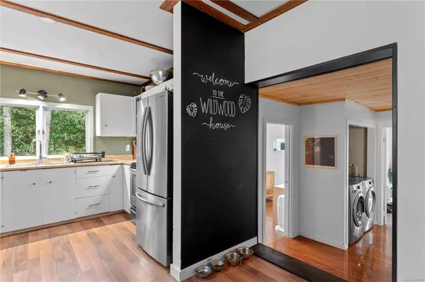 577 Wildwood Cres, Gabriola Island, BC V0R 1X4