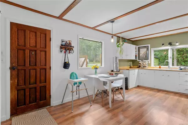 577 Wildwood Cres, Gabriola Island, BC V0R 1X4