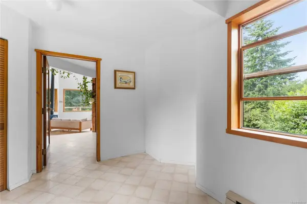 1915 Stokes Rd, Gabriola Island, BC V0R 1X7