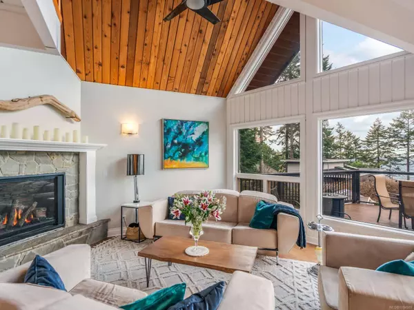 868 Chichester Rd W, Gabriola Island, BC V0R 1X1