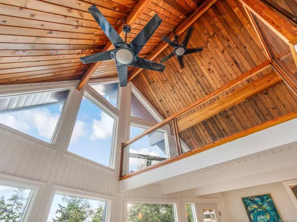 868 Chichester Rd W, Gabriola Island, BC V0R 1X1