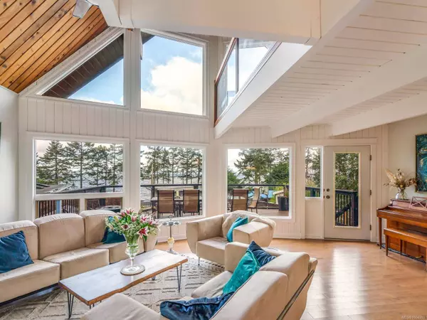 868 Chichester Rd W, Gabriola Island, BC V0R 1X1