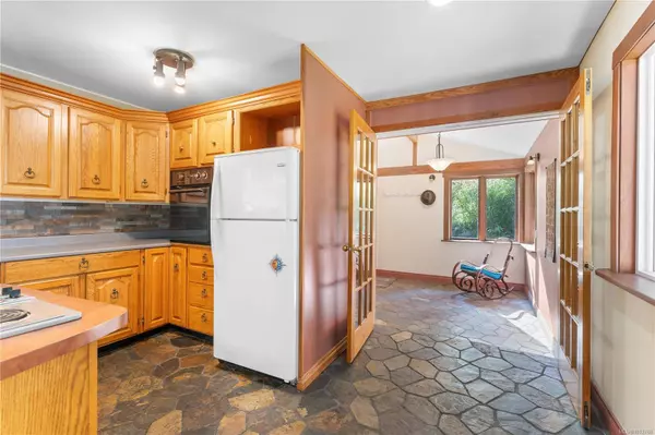 451 Berry Point Rd, Gabriola Island, BC V0R 1X1