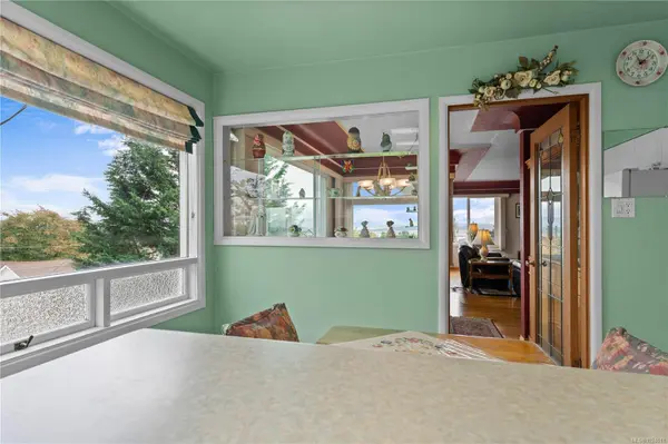 609 Milton St, Nanaimo, BC V9R 2L4