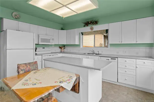 609 Milton St, Nanaimo, BC V9R 2L4