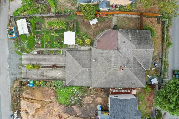 609 Milton St, Nanaimo, BC V9R 2L4