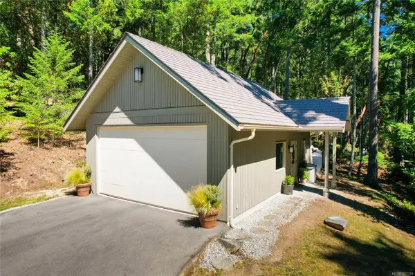 154 Cormorant Cres, Salt Spring, BC V8K 1G8