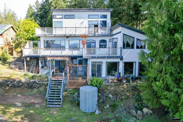 1059 Pat Burns Ave, Gabriola Island, BC V0R 1X2
