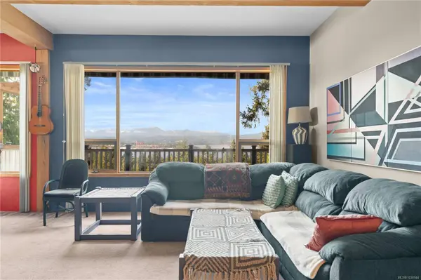 1059 Pat Burns Ave, Gabriola Island, BC V0R 1X2