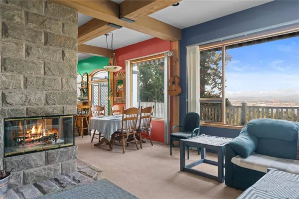 1059 Pat Burns Ave, Gabriola Island, BC V0R 1X2