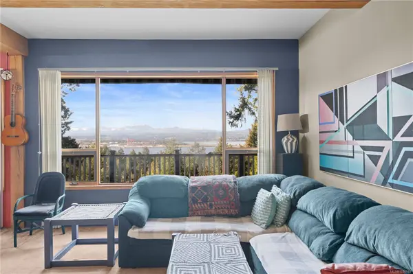 1059 Pat Burns Ave, Gabriola Island, BC V0R 1X2