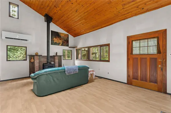 1270 North Rd, Gabriola Island, BC V0R 1X3