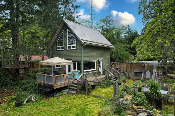3055 Mander Rd, Gabriola Island, BC V0R 1X7