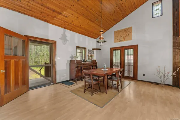 1270 North Rd, Gabriola Island, BC V0R 1X3