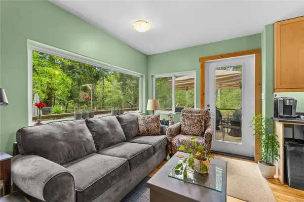 3055 Mander Rd, Gabriola Island, BC V0R 1X7