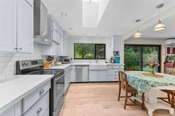 438 Dunshire Dr, Gabriola Island, BC V0R 1X2