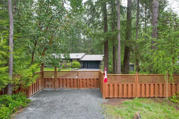 438 Dunshire Dr, Gabriola Island, BC V0R 1X2
