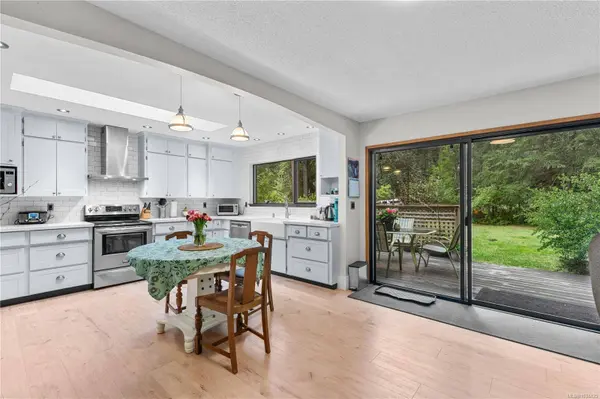 438 Dunshire Dr, Gabriola Island, BC V0R 1X2