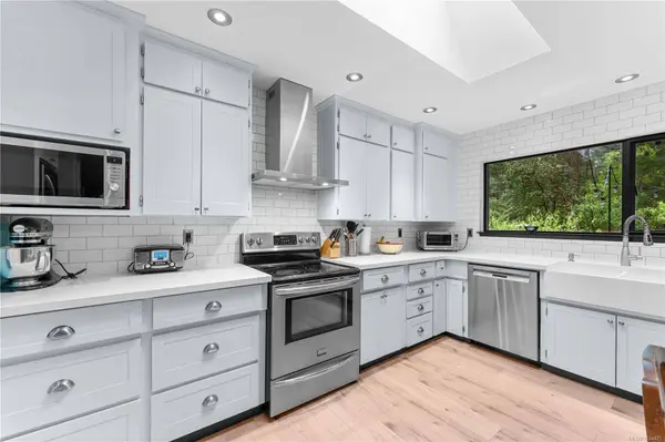 438 Dunshire Dr, Gabriola Island, BC V0R 1X2