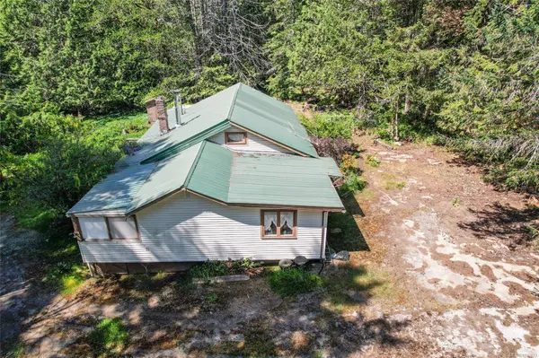 3070 Fairbairn Rd, Gabriola Island, BC V0R 1X7